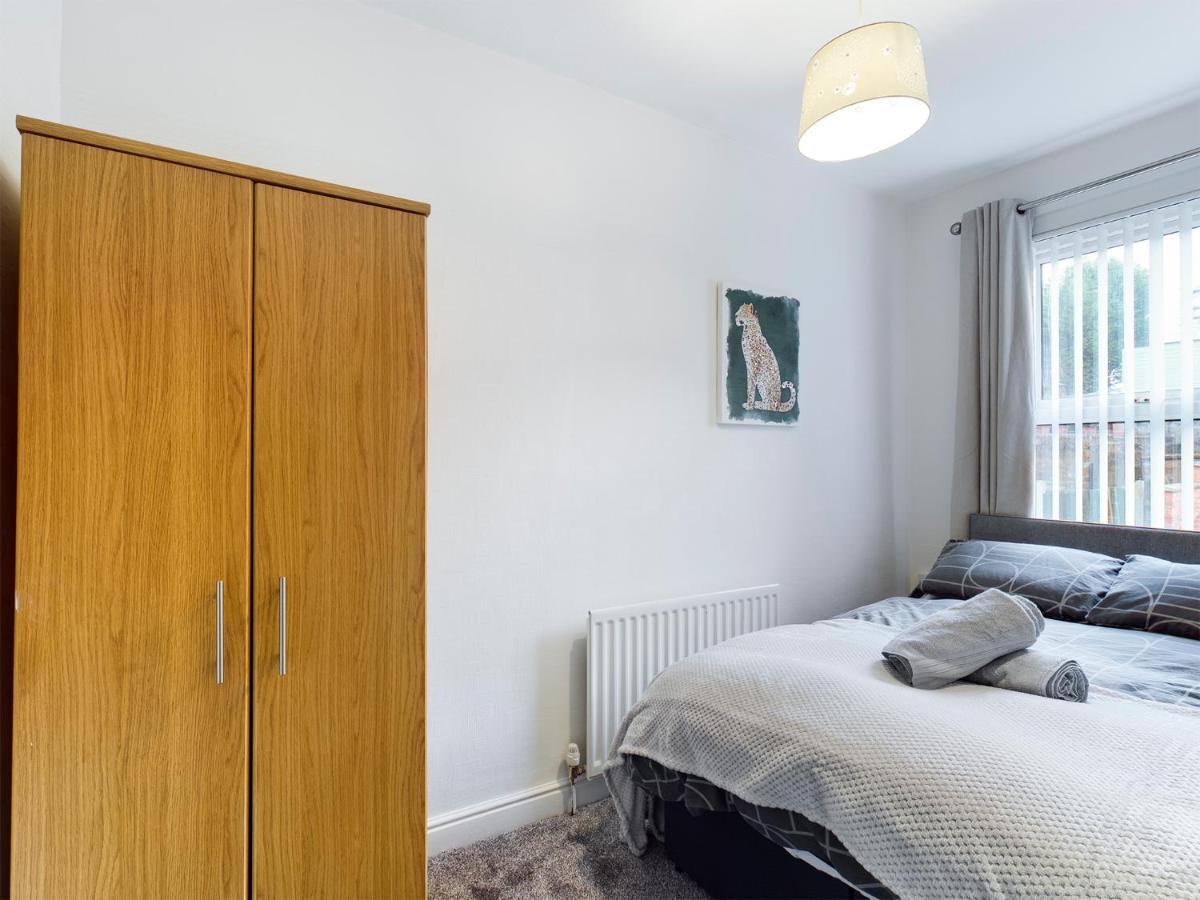 Cheerful 3 Bedroom Home With Free Parking And Wifi Честер Экстерьер фото