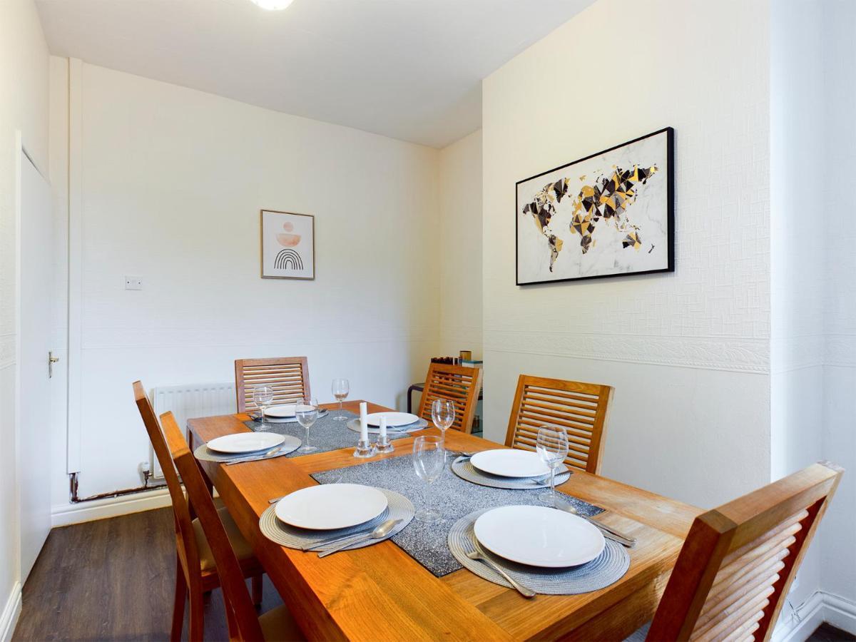 Cheerful 3 Bedroom Home With Free Parking And Wifi Честер Экстерьер фото