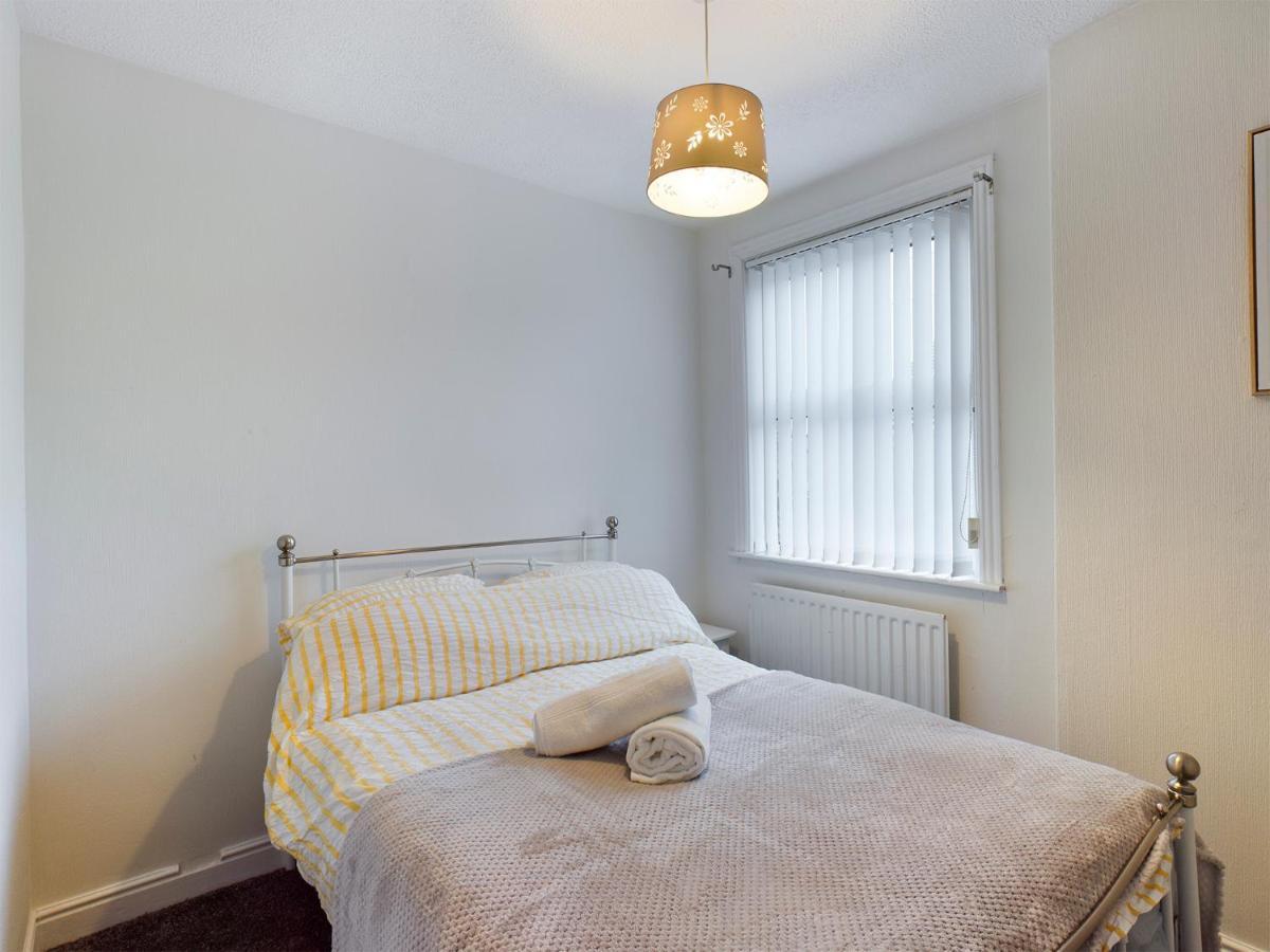 Cheerful 3 Bedroom Home With Free Parking And Wifi Честер Экстерьер фото